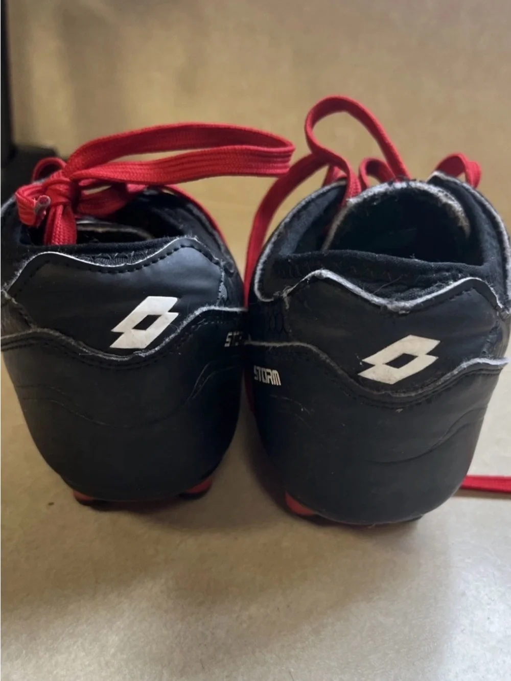 Lotto Forza Storm Size 3 Youth Kids Black/Red Soccer Cleats